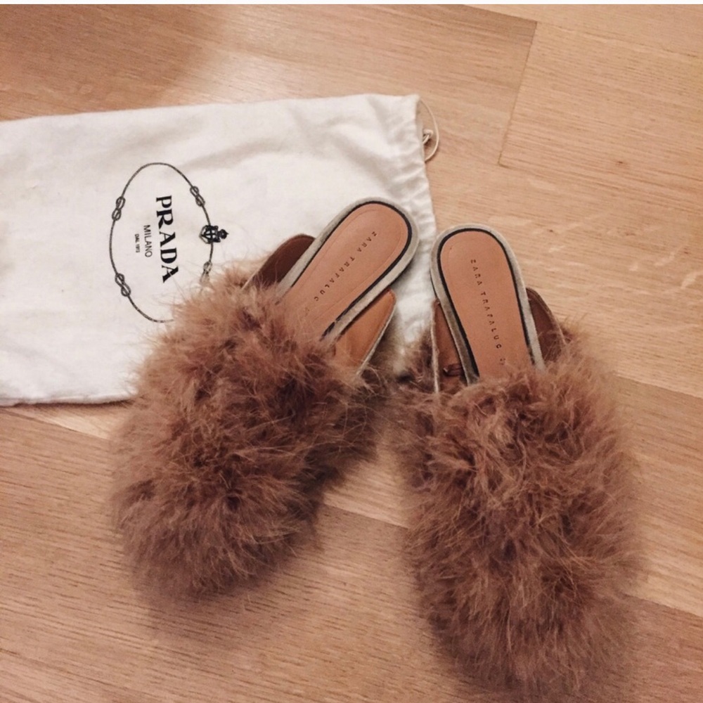 Reposhing these Zara furry flats. Too small!!